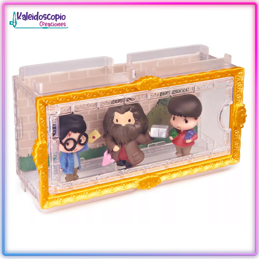Wizarding World, Harry Potter, Set de Figuras Micro con Figuras de Harry, Hagrid y Dudley y Caja de exposición
