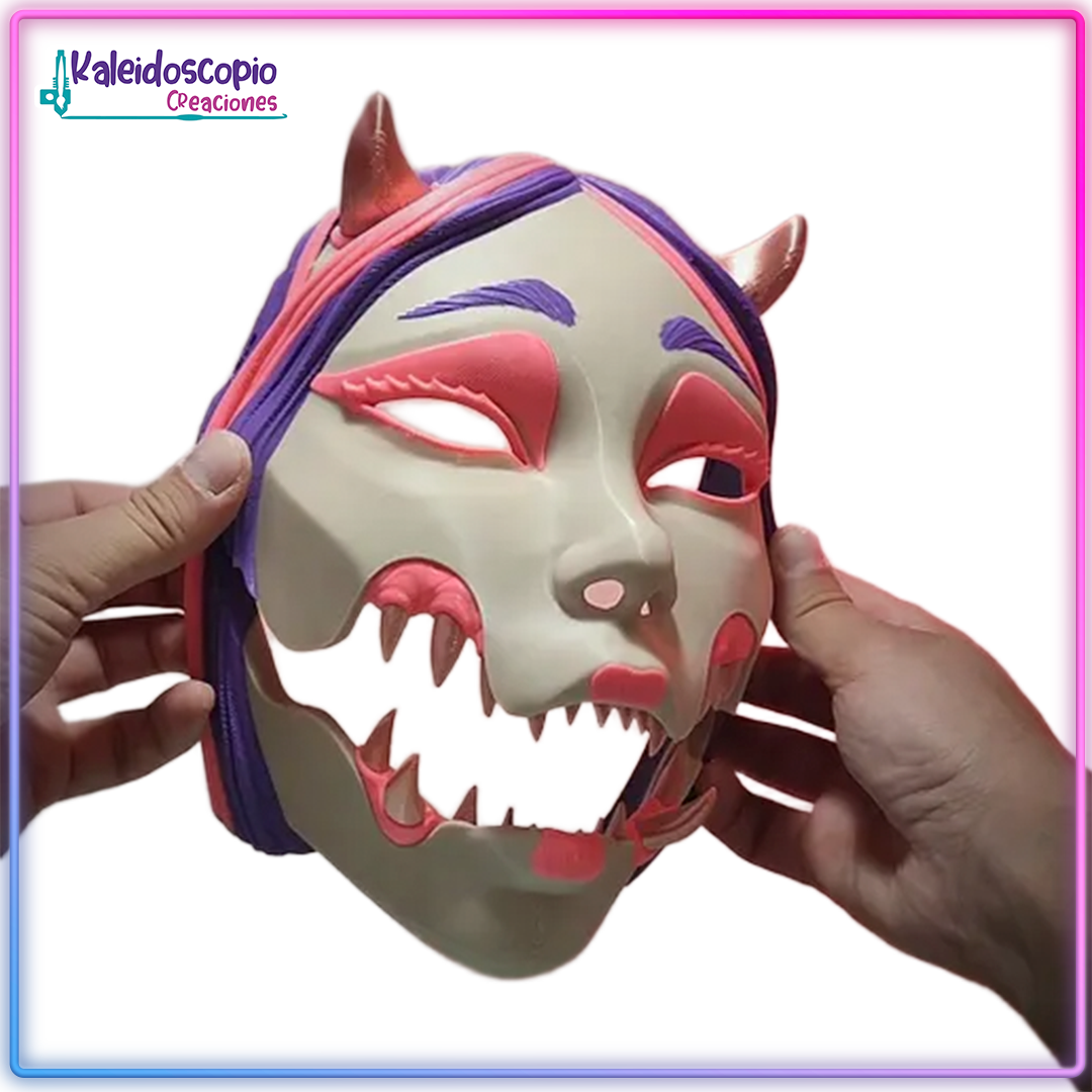 Mascara KUCHISAKE Mandibula Movible