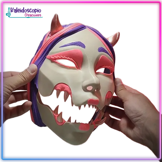 Mascara KUCHISAKE Mandibula Movible