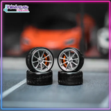 LLANTAS 1/64 - #R57 - Minis Dioramas